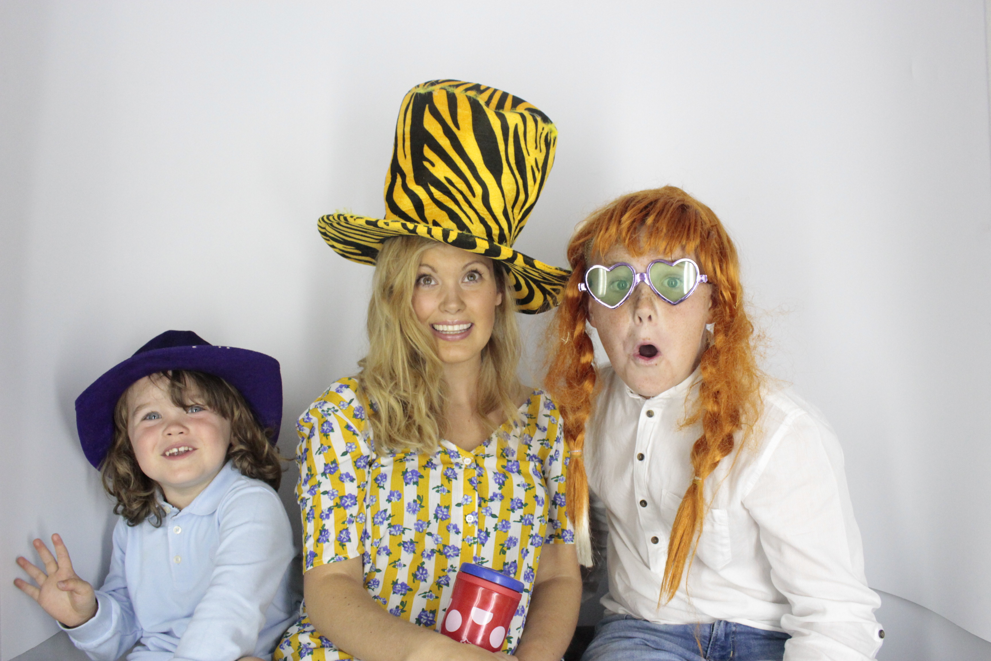 Nadine 40th Birthday  | View more photos from the event at gallery.myphotoboothexperience.co.uk/u/MyPhotoBoothExperienceLtd/Nadine-40th-Birthday